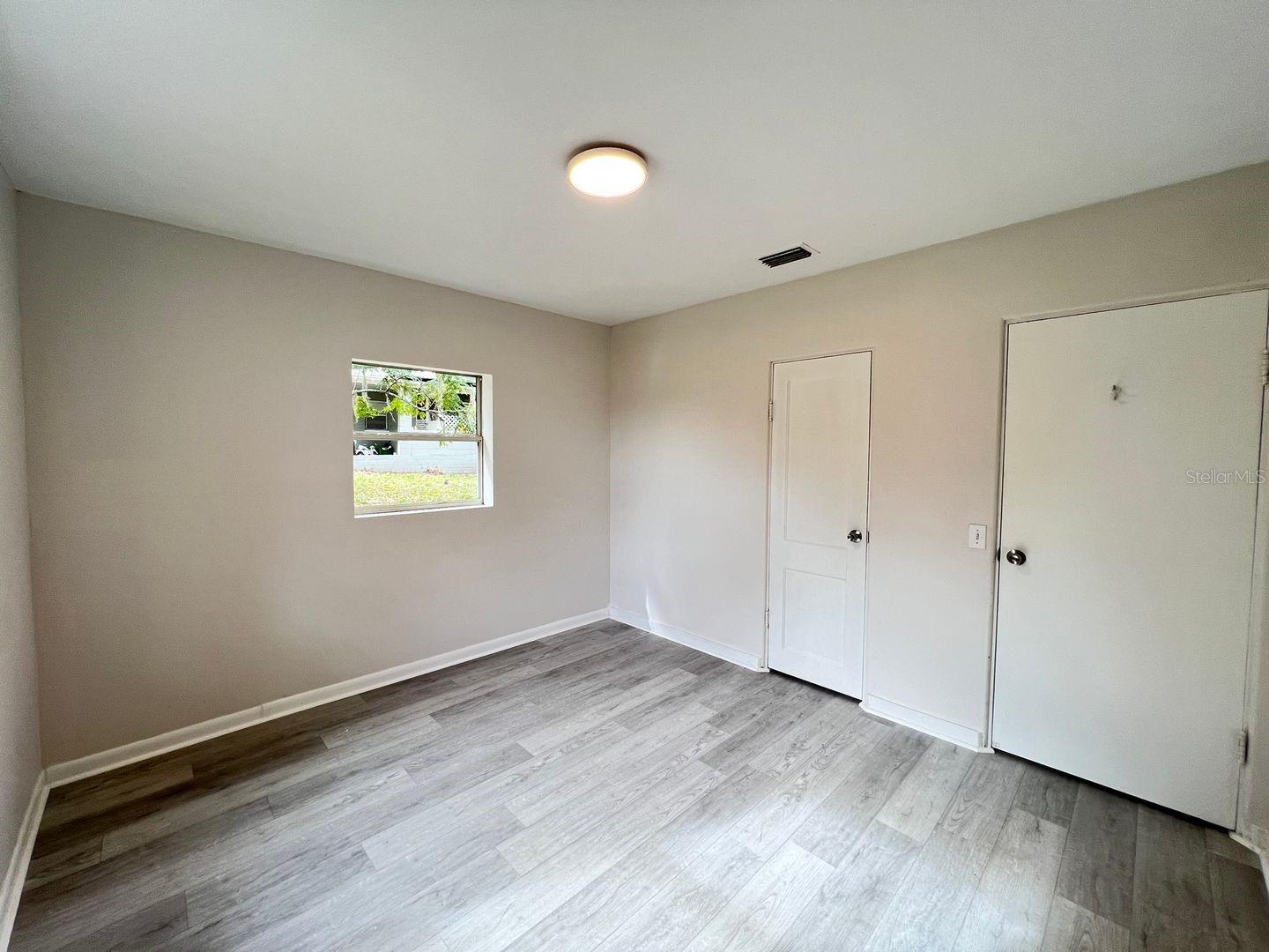 Image 18 of 19 For 107 Oakland Drive