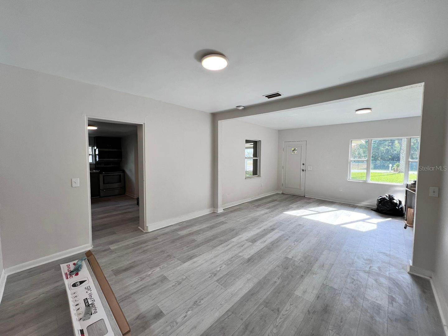 Image 5 of 19 For 107 Oakland Drive