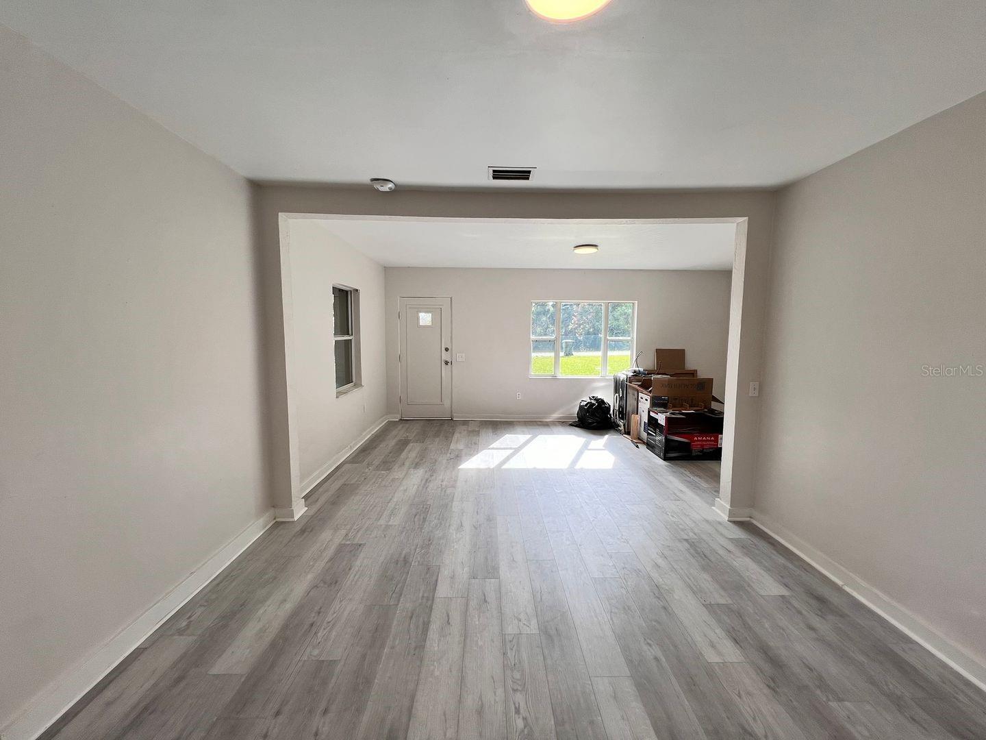 Image 6 of 19 For 107 Oakland Drive