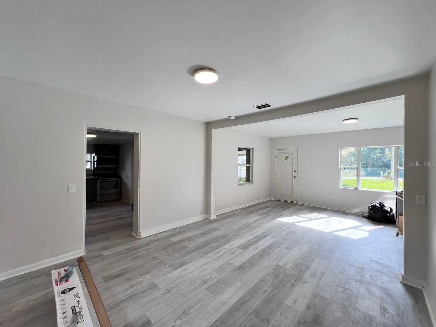 Image 7 of 19 For 107 Oakland Drive