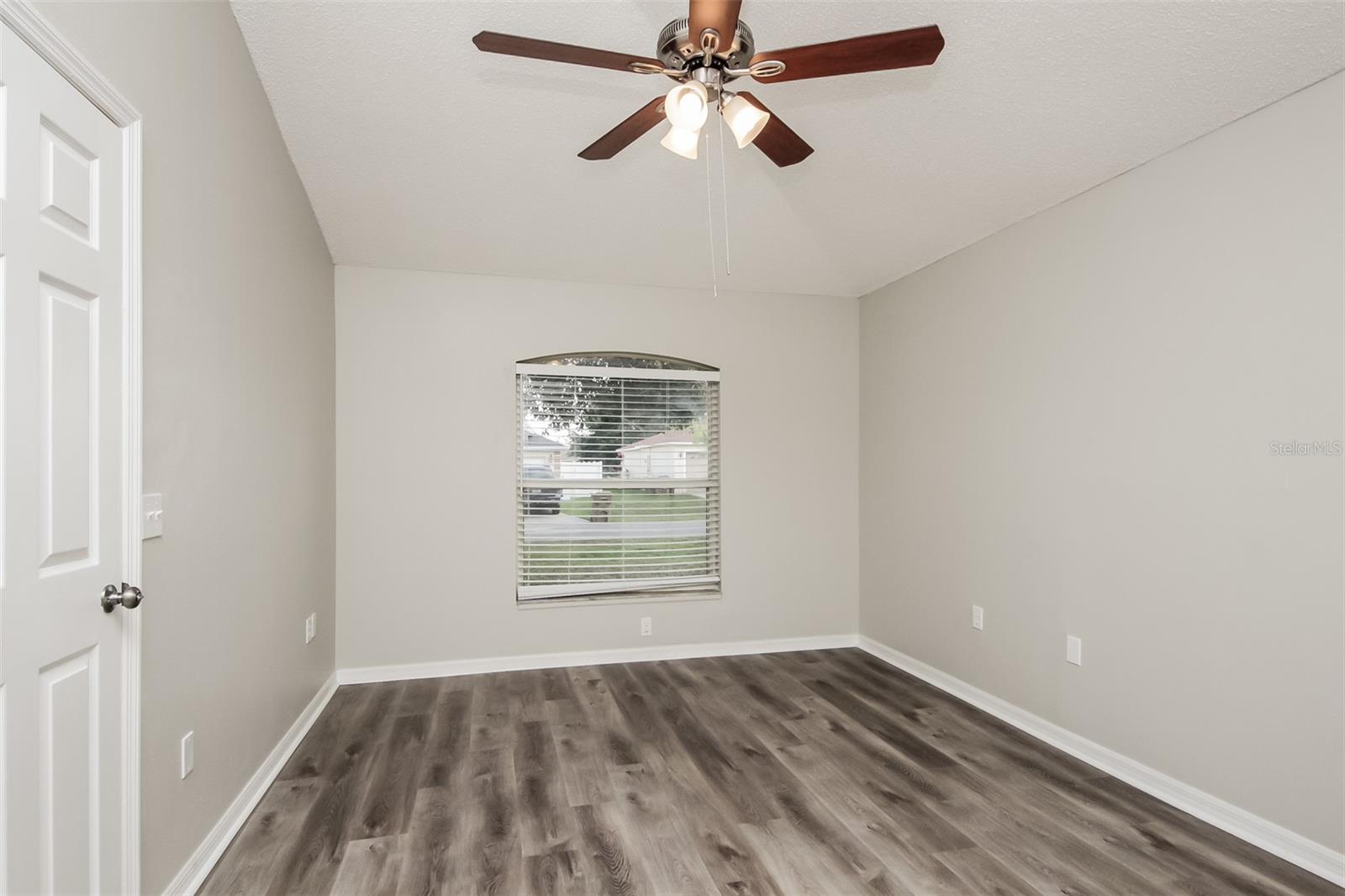 Image 7 of 16 For 662 Brockton Drive