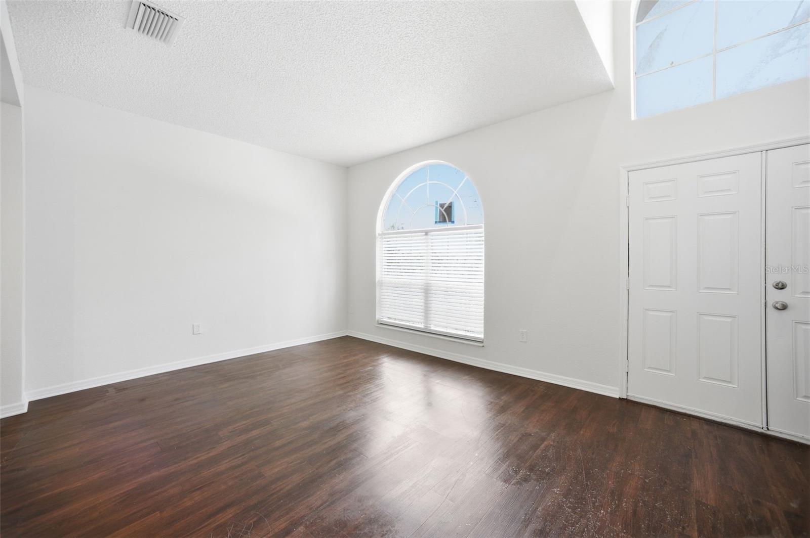 Image 10 of 59 For 716 Grand Canyon Drive