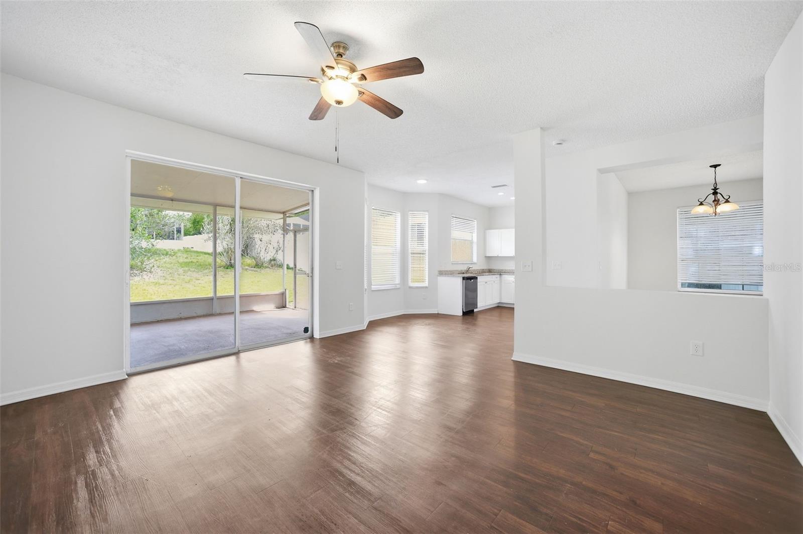 Image 15 of 59 For 716 Grand Canyon Drive