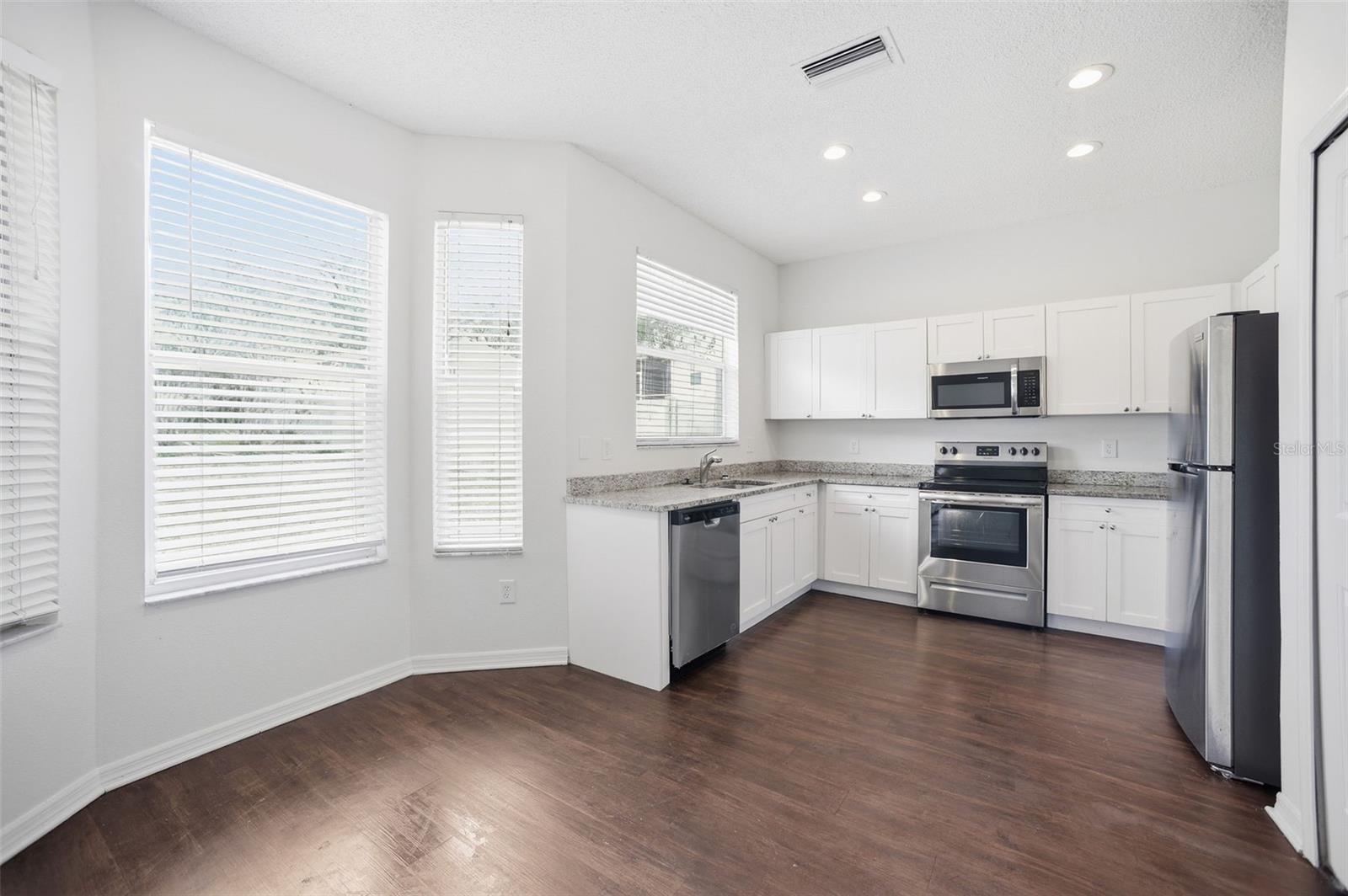 Image 17 of 59 For 716 Grand Canyon Drive