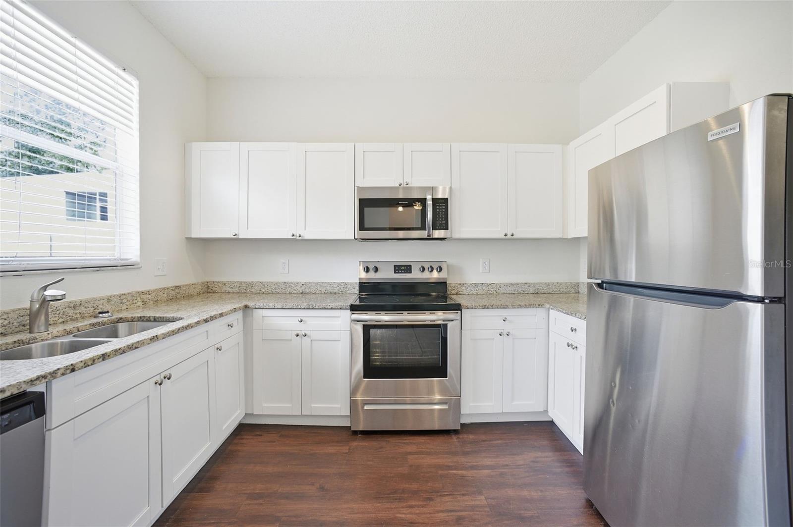 Image 20 of 59 For 716 Grand Canyon Drive