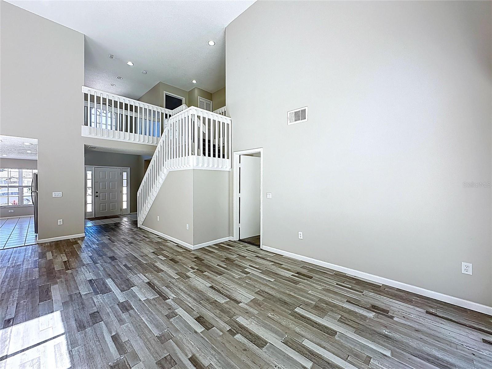 Image 21 of 38 For 241 Coralwood Court