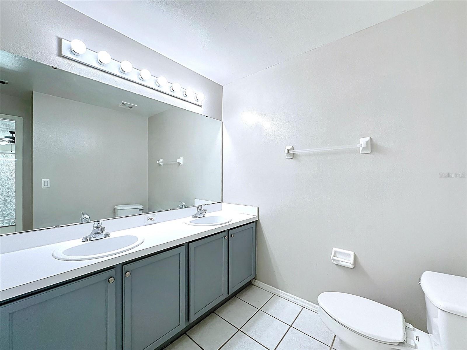 Image 25 of 38 For 241 Coralwood Court