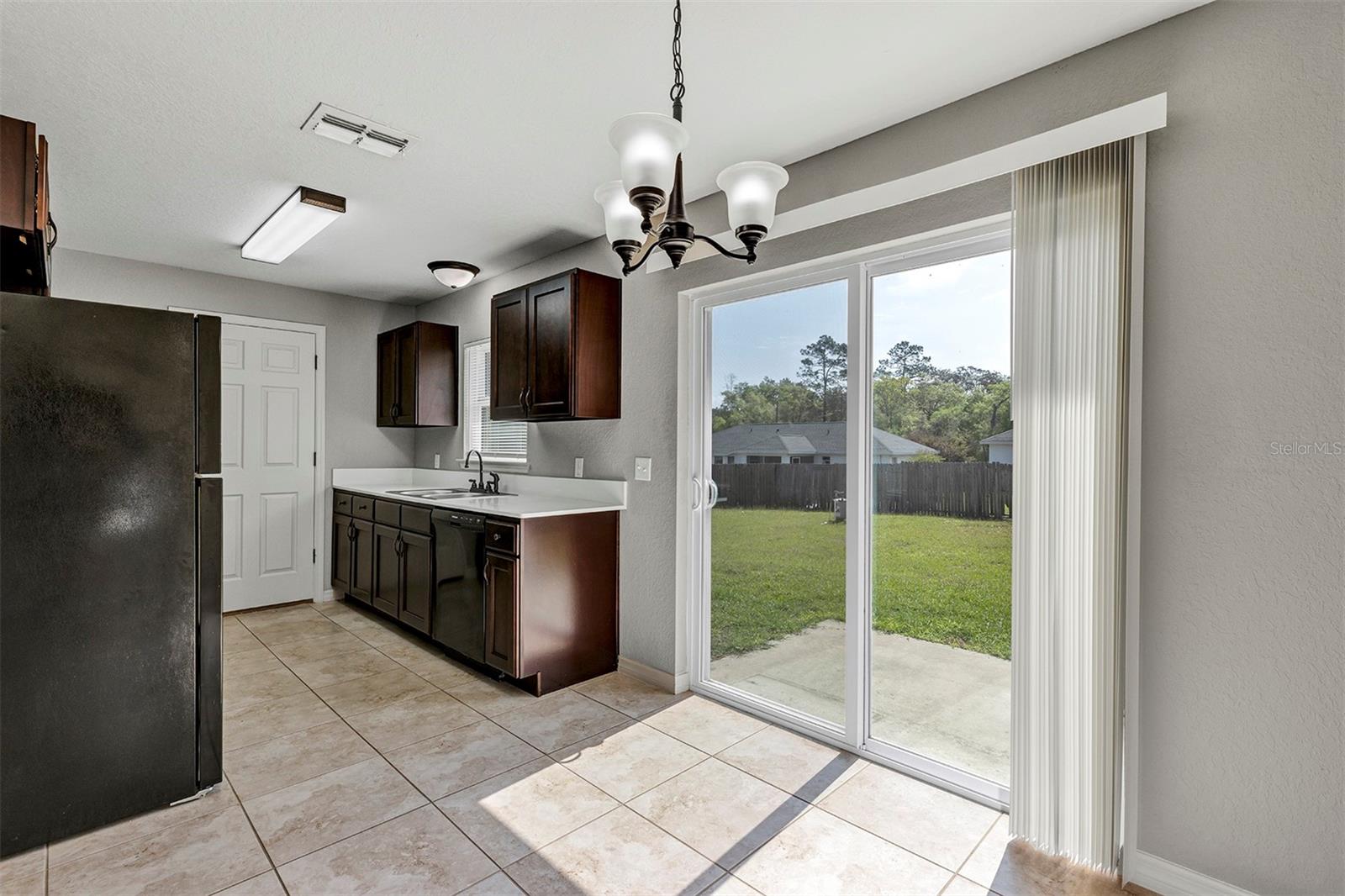 Image 12 of 36 For 7 Locust Loop Circle