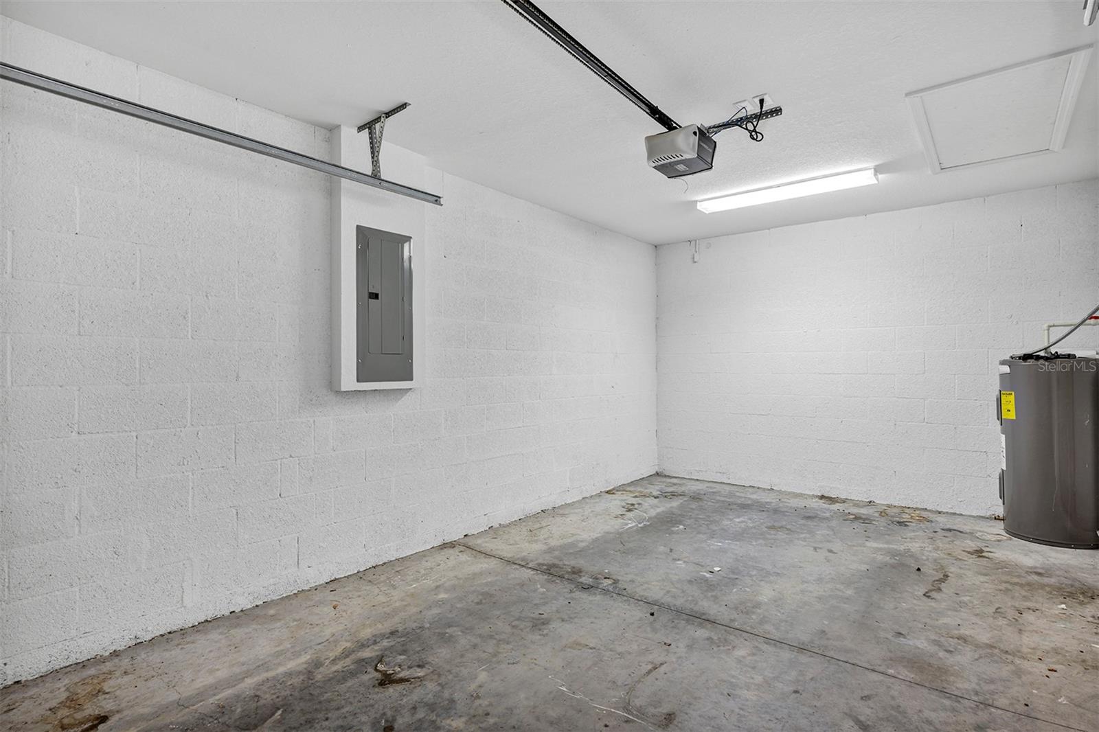 Image 16 of 36 For 7 Locust Loop Circle