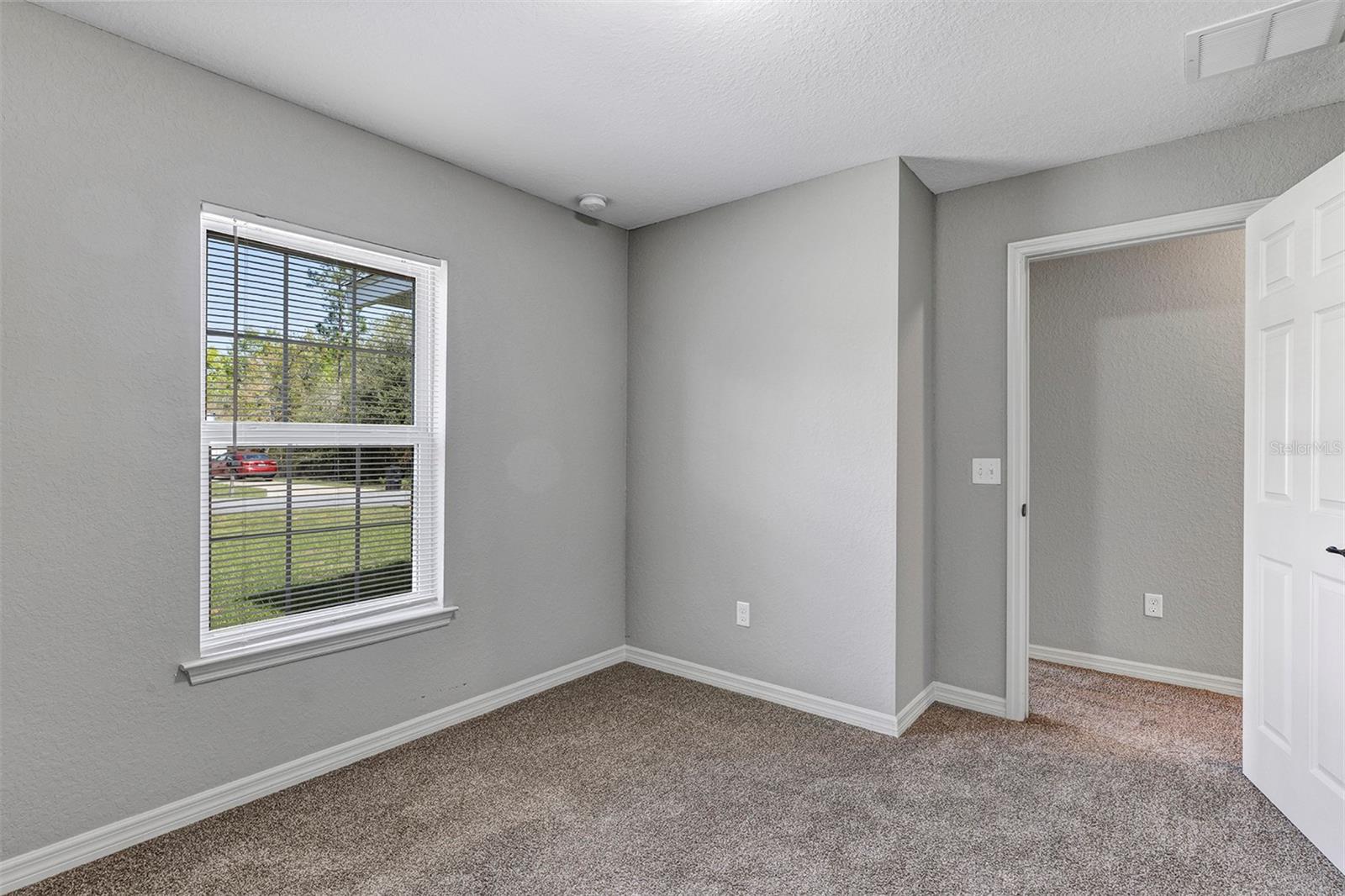 Image 25 of 36 For 7 Locust Loop Circle