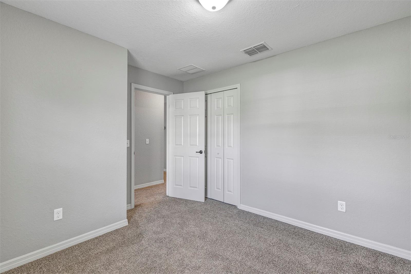 Image 26 of 36 For 7 Locust Loop Circle