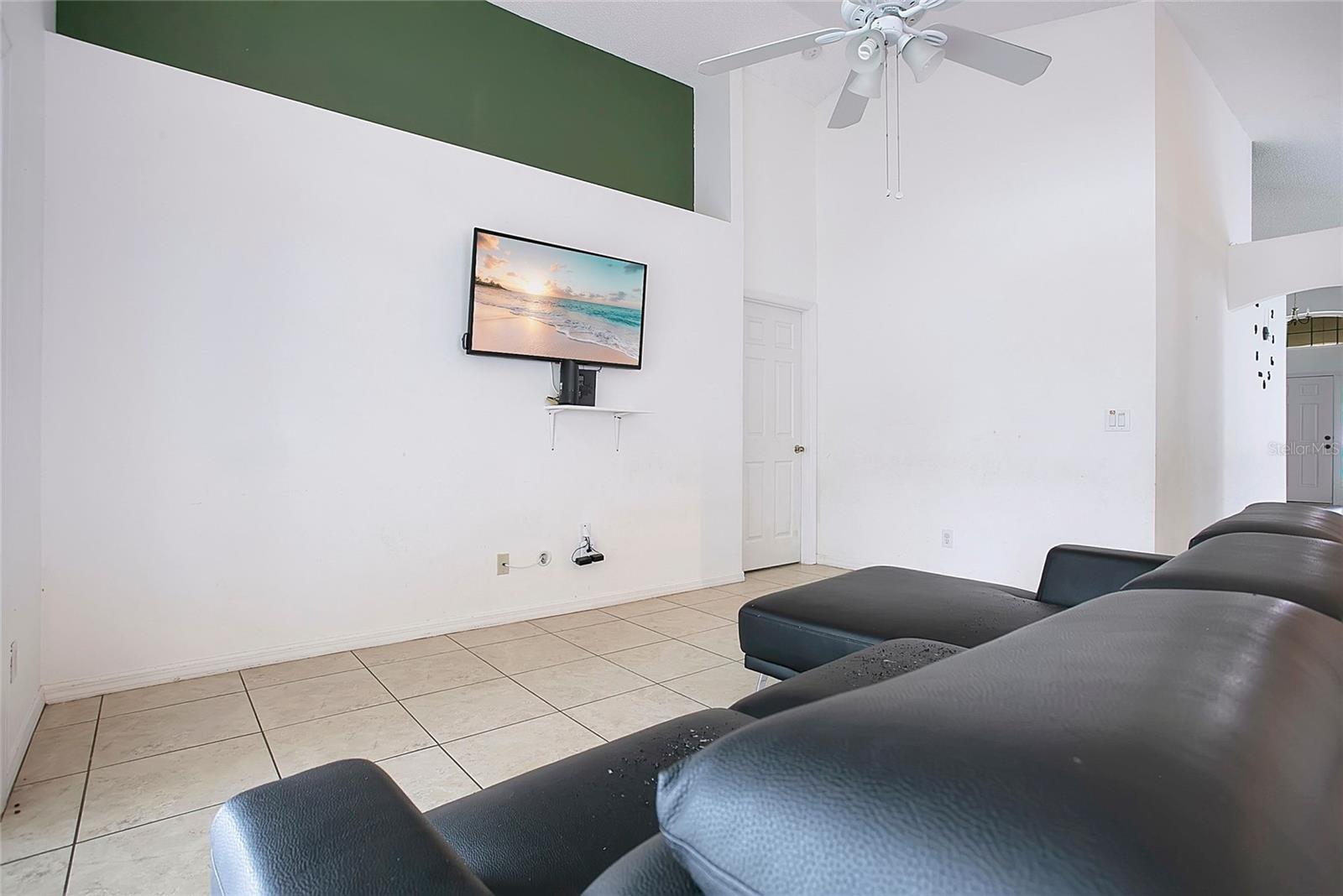 Image 15 of 39 For 14528 Kristenright Lane