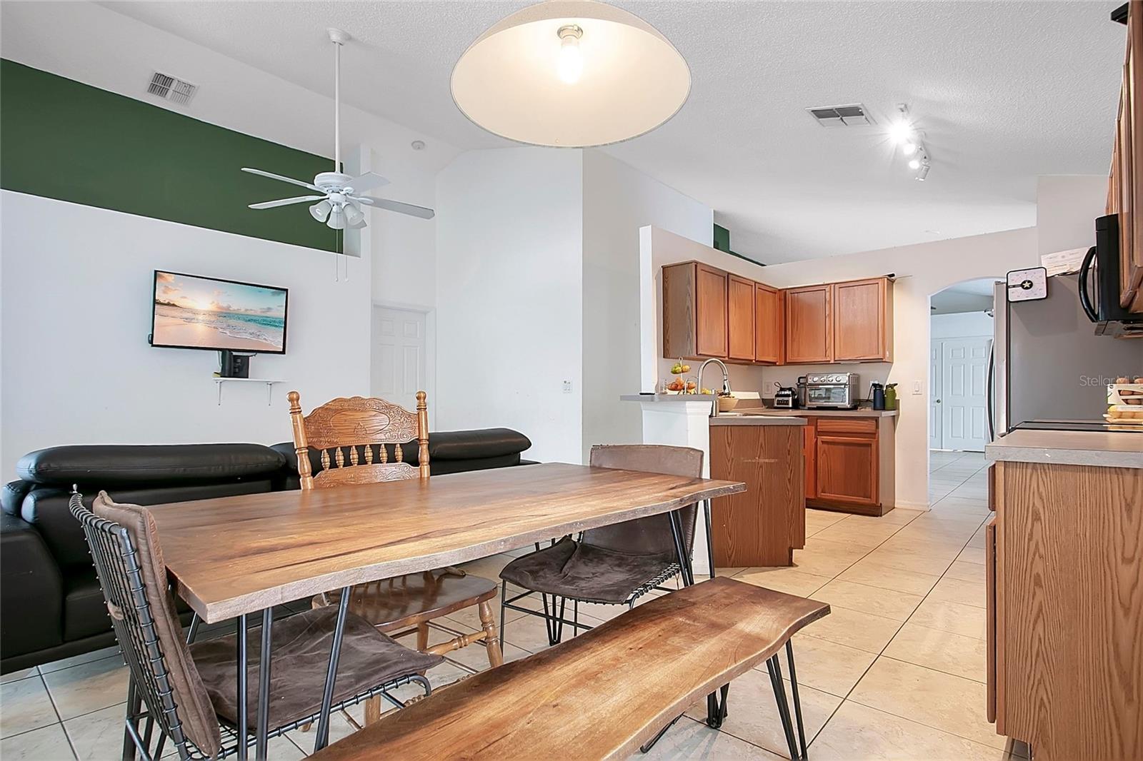 Image 16 of 39 For 14528 Kristenright Lane