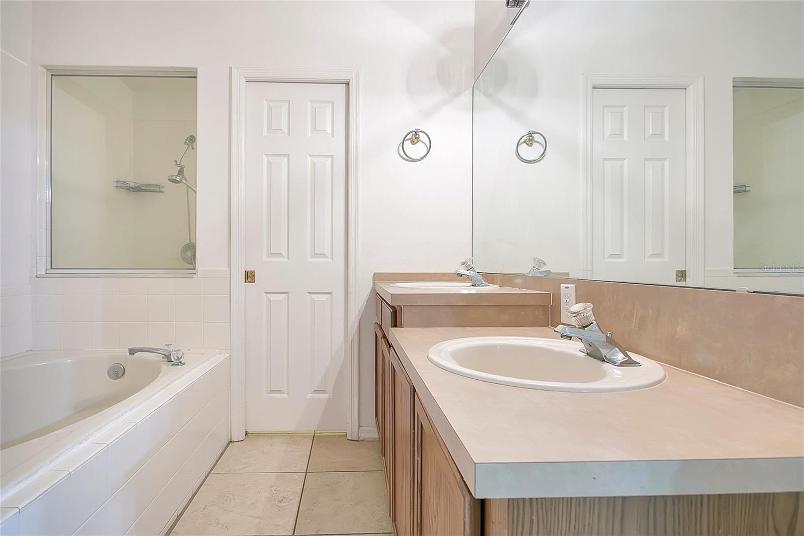 Image 19 of 39 For 14528 Kristenright Lane