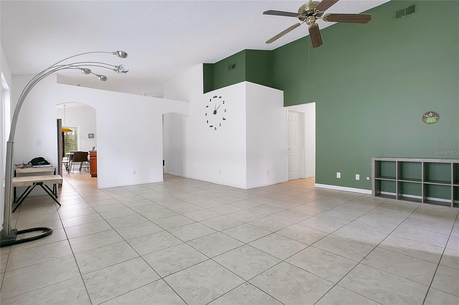 Image 7 of 39 For 14528 Kristenright Lane