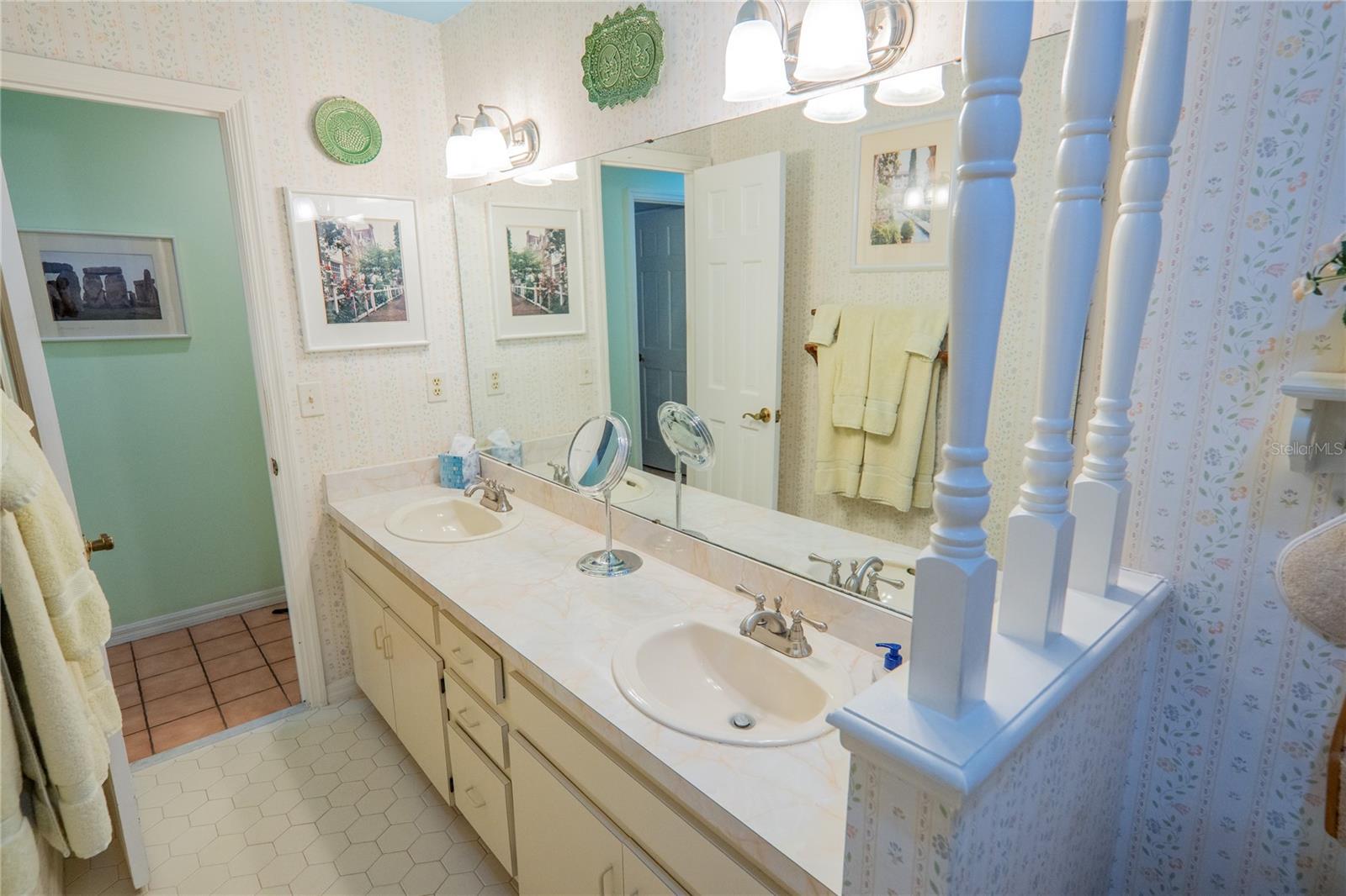 Image 16 of 50 For 601 Fox Valley Drive