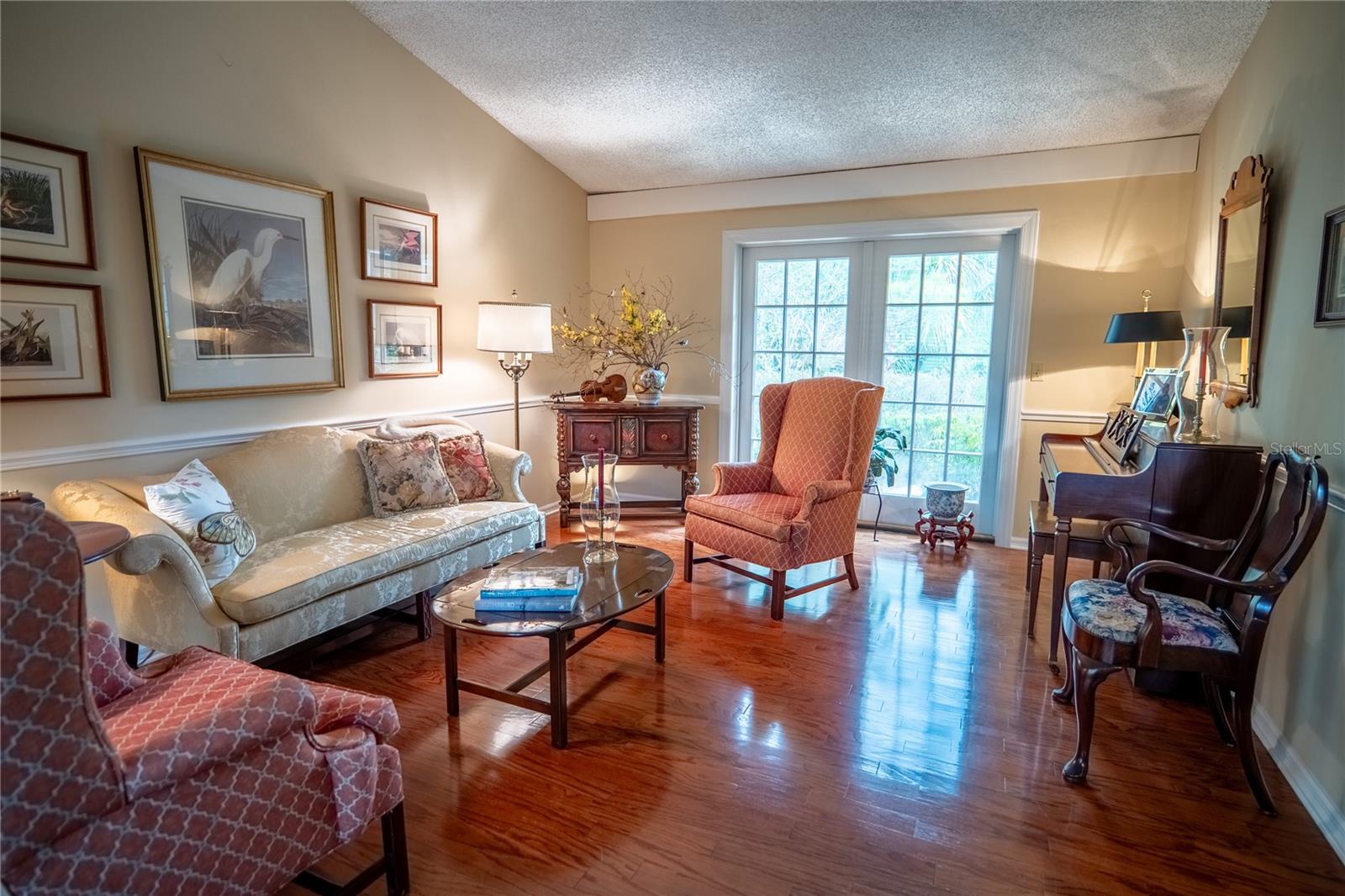 Image 23 of 50 For 601 Fox Valley Drive