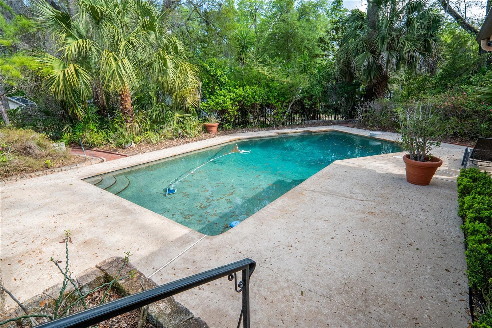 Image 28 of 50 For 601 Fox Valley Drive