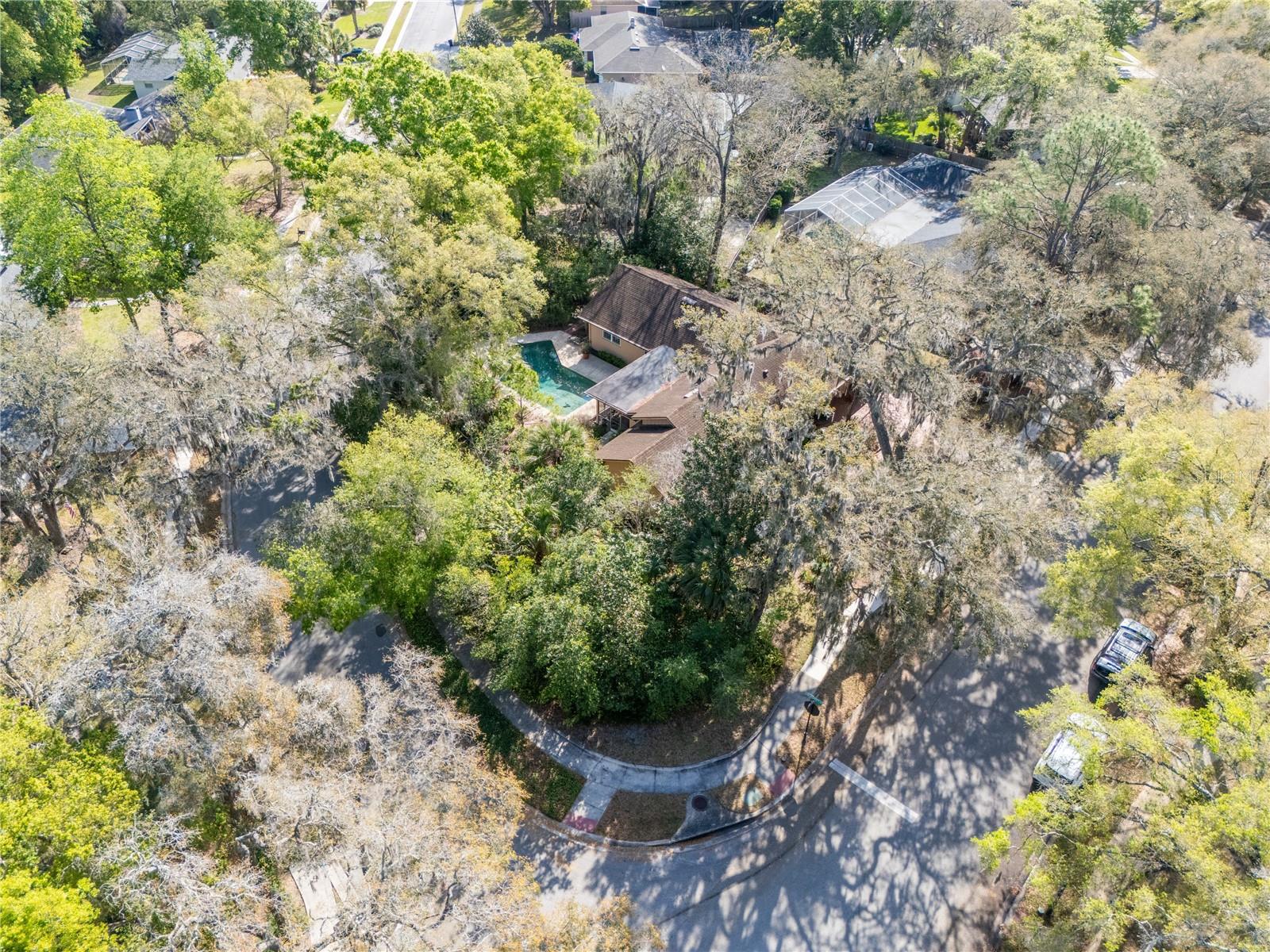 Image 29 of 50 For 601 Fox Valley Drive