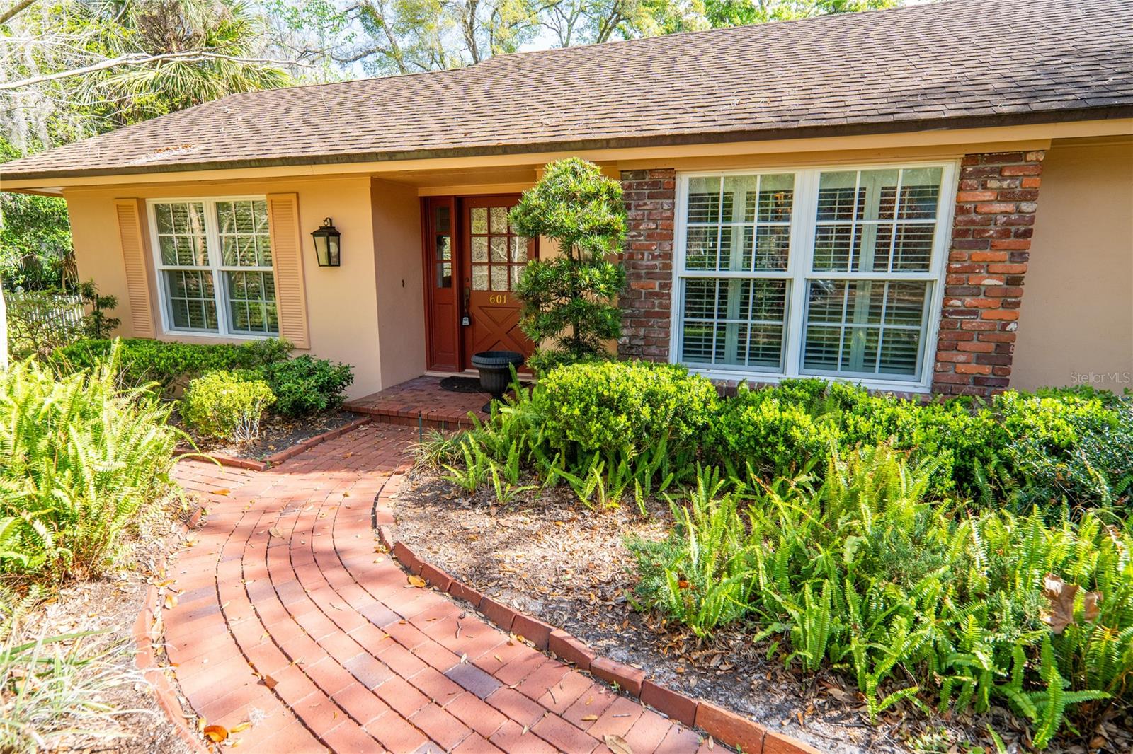 Image 4 of 50 For 601 Fox Valley Drive