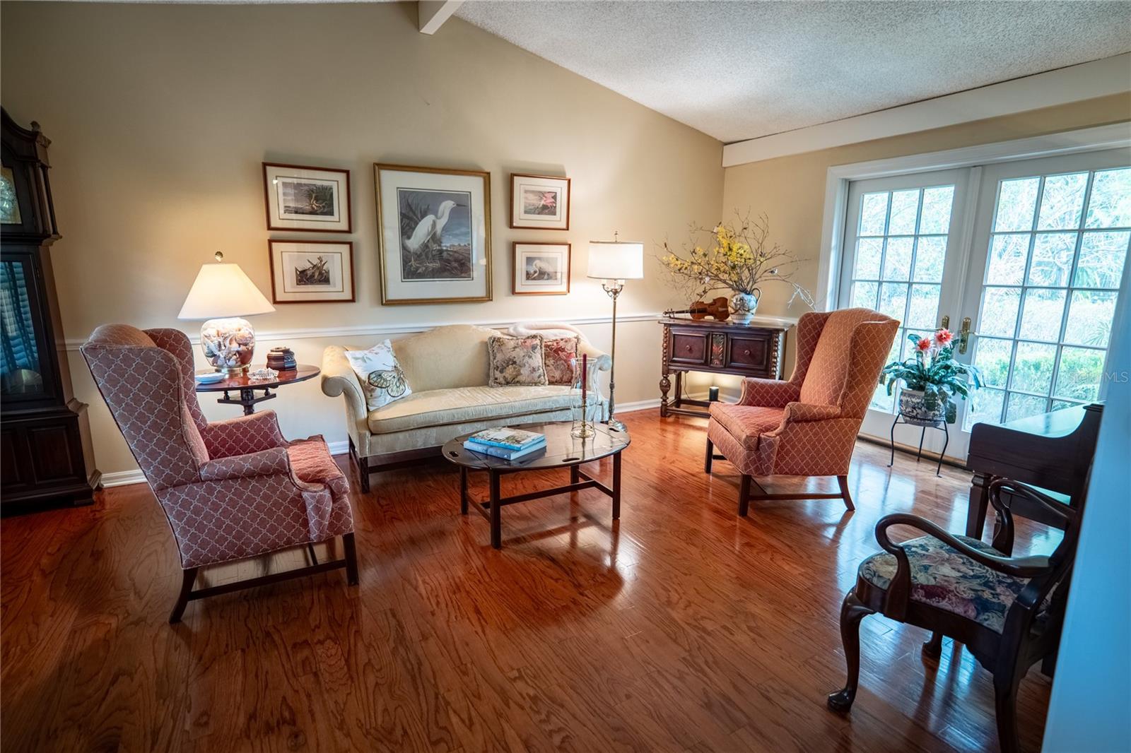 Image 6 of 50 For 601 Fox Valley Drive