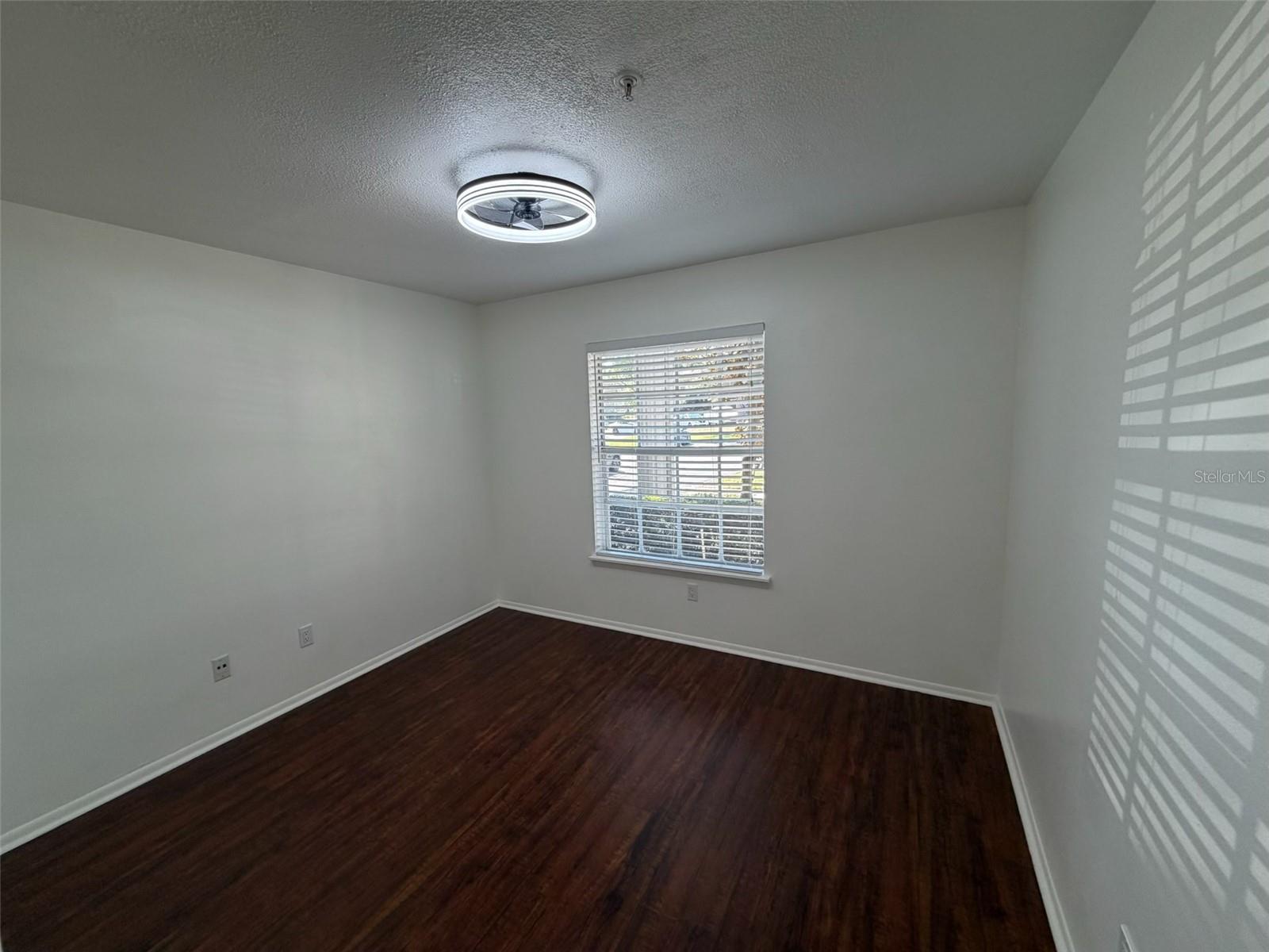 Image 8 of 15 For 121 Reserve Circle 109