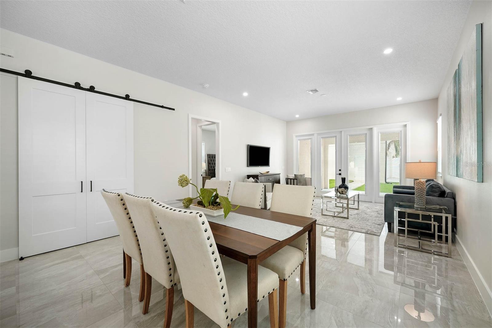 Image 12 of 45 For 2300 Formosa Avenue