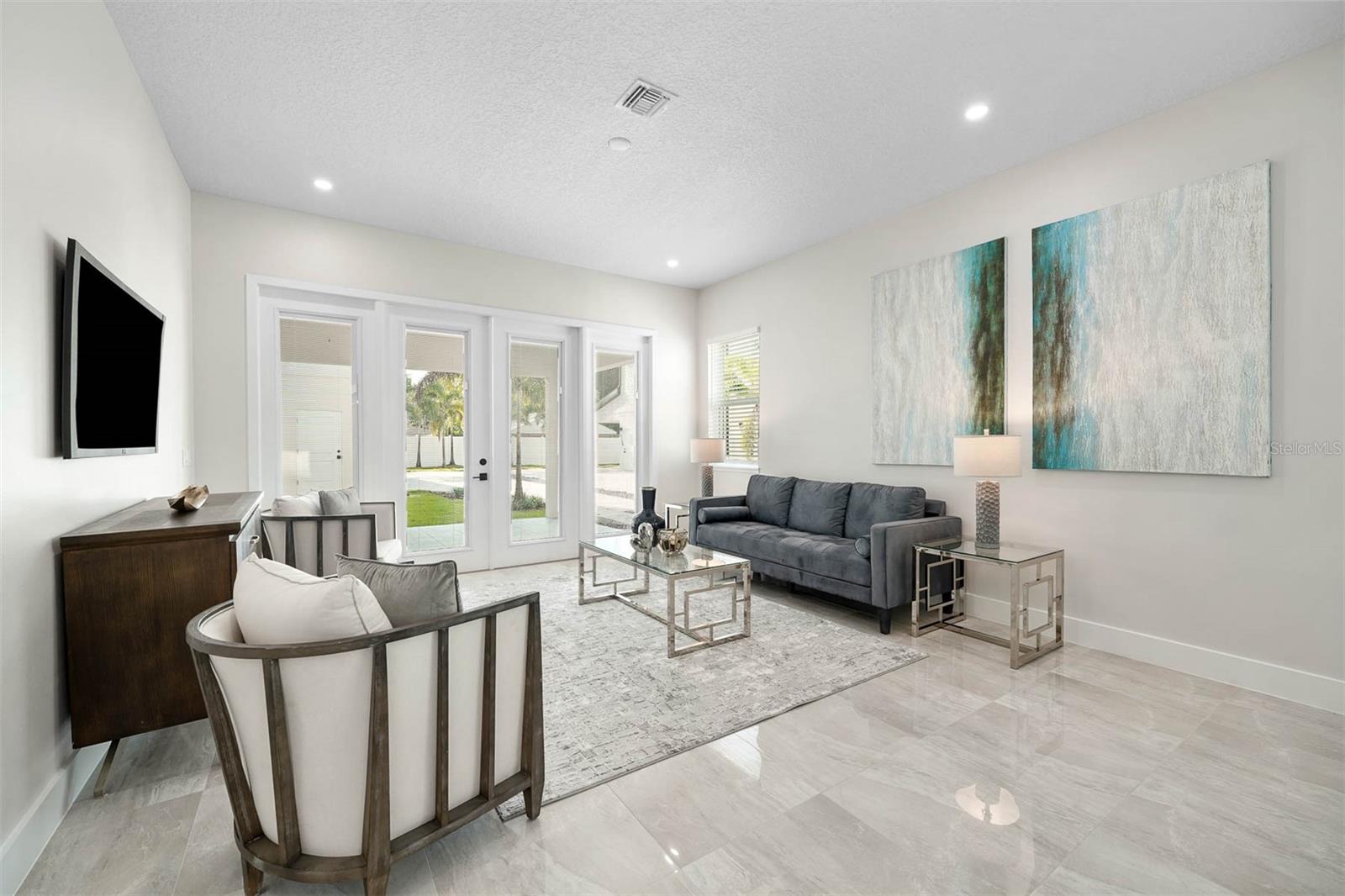 Image 13 of 45 For 2300 Formosa Avenue