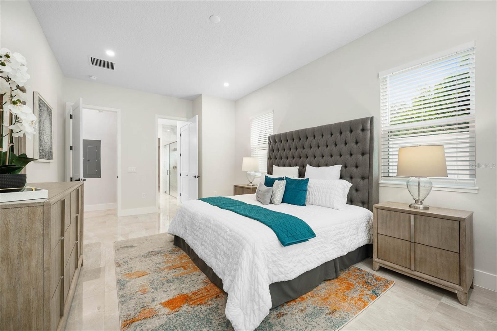 Image 15 of 45 For 2300 Formosa Avenue