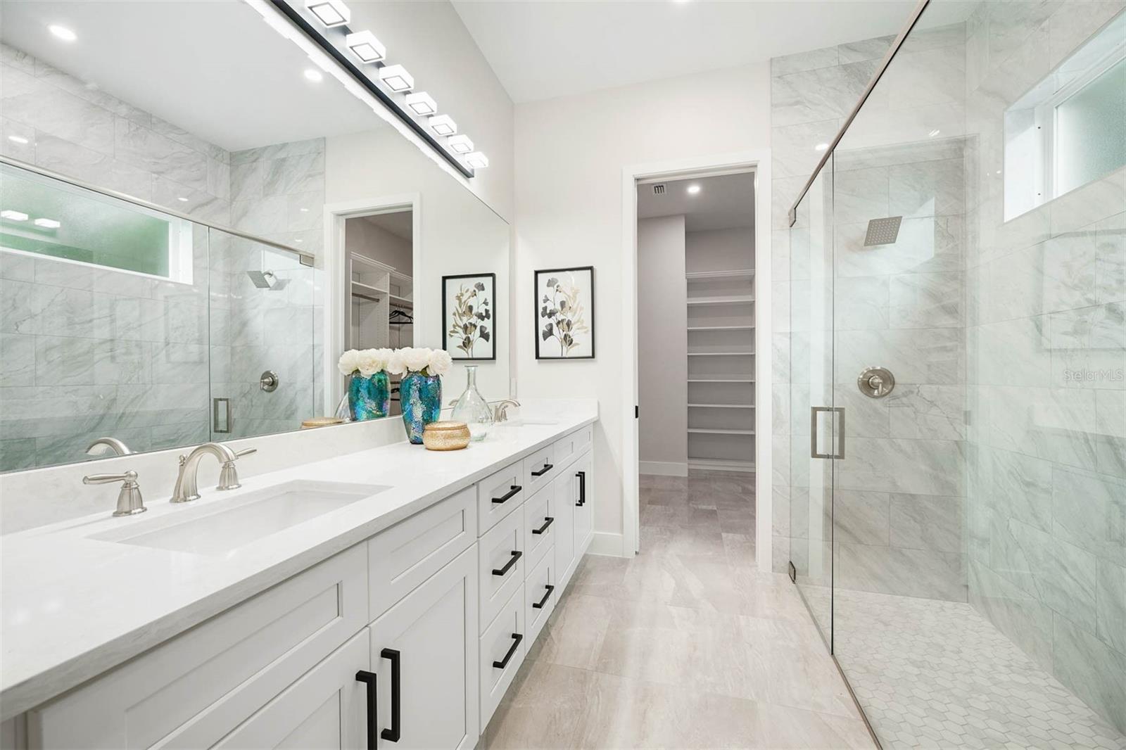 Image 16 of 45 For 2300 Formosa Avenue