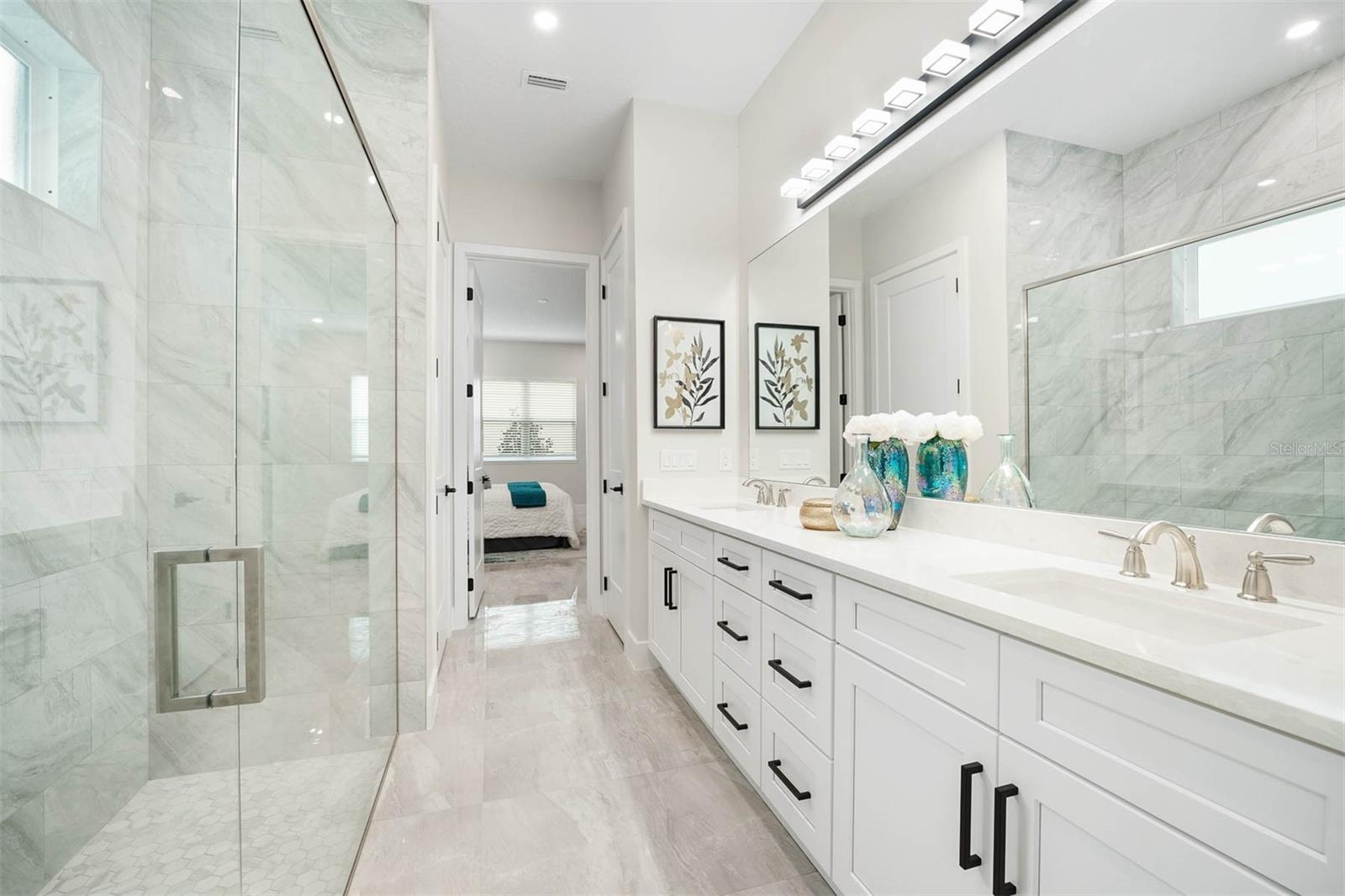 Image 17 of 45 For 2300 Formosa Avenue