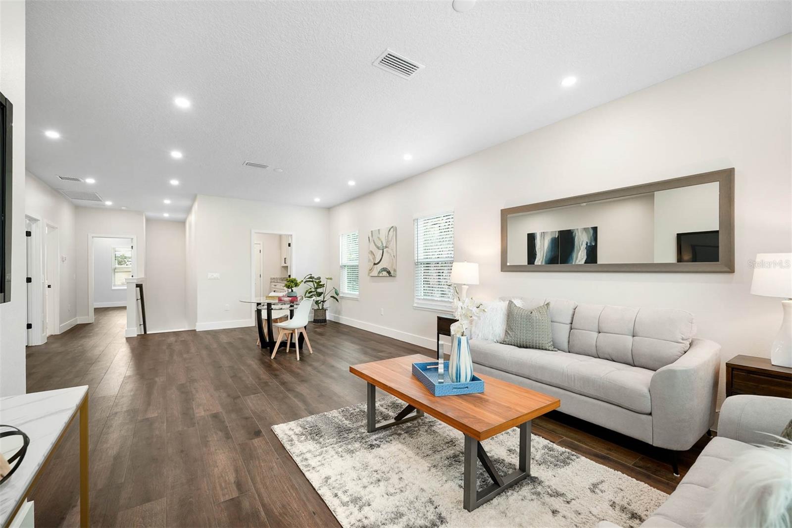 Image 19 of 45 For 2300 Formosa Avenue