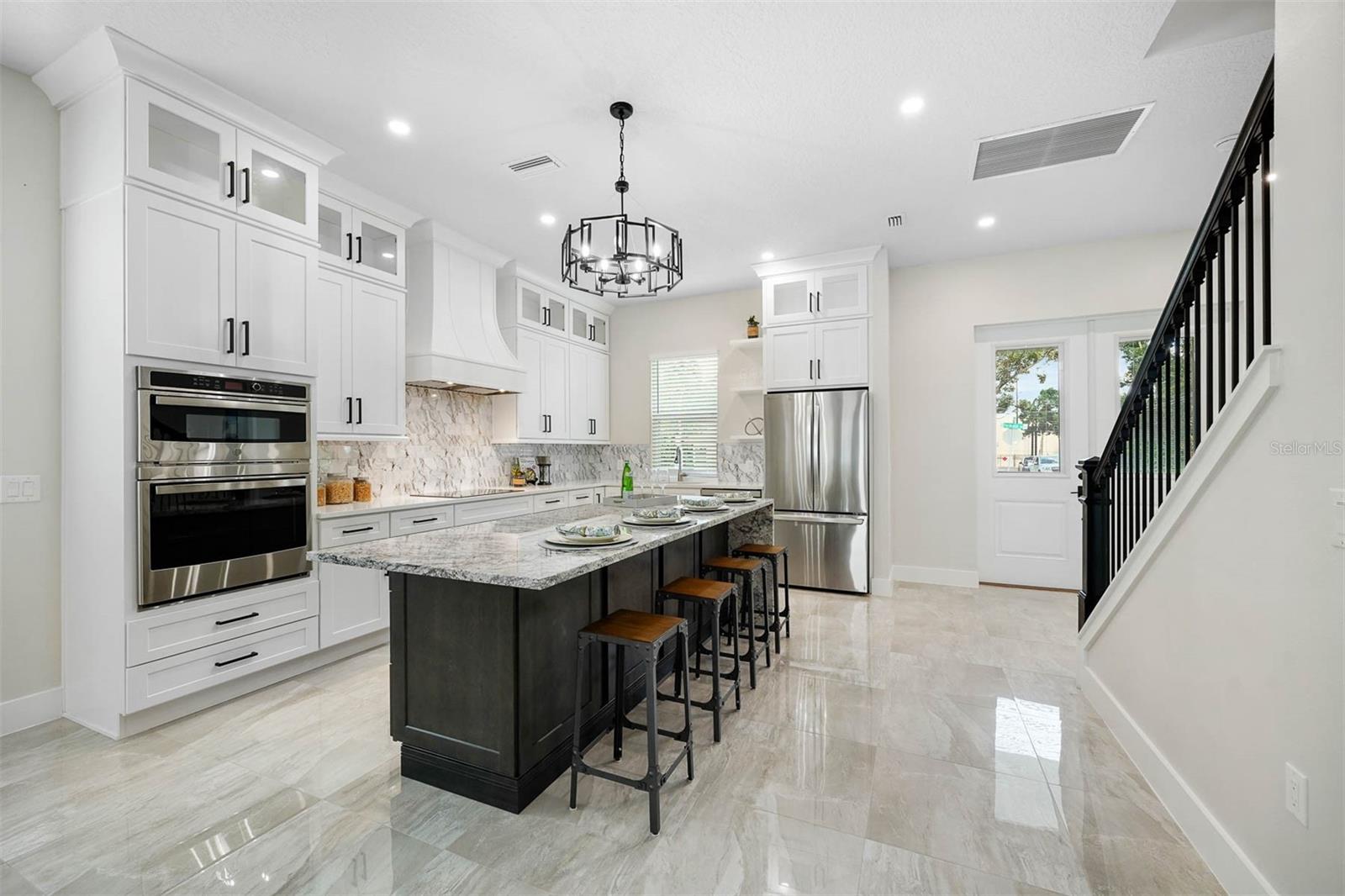 Image 25 of 45 For 2300 Formosa Avenue