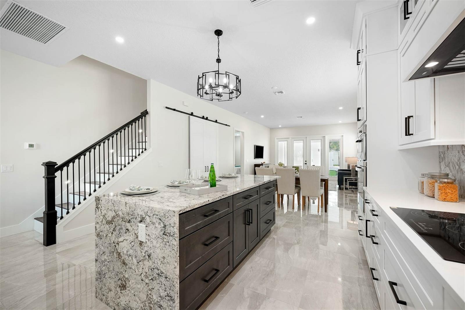 Image 27 of 45 For 2300 Formosa Avenue