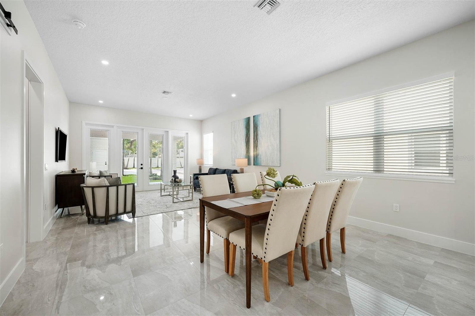 Image 30 of 45 For 2300 Formosa Avenue