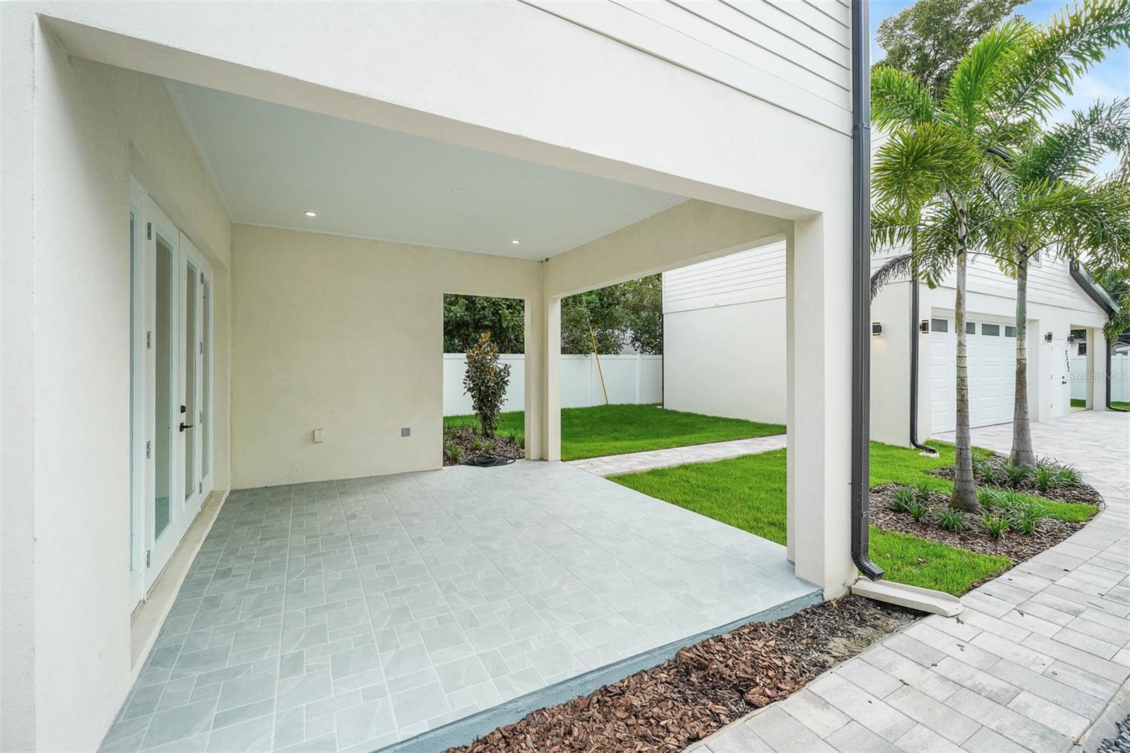 Image 7 of 45 For 2300 Formosa Avenue