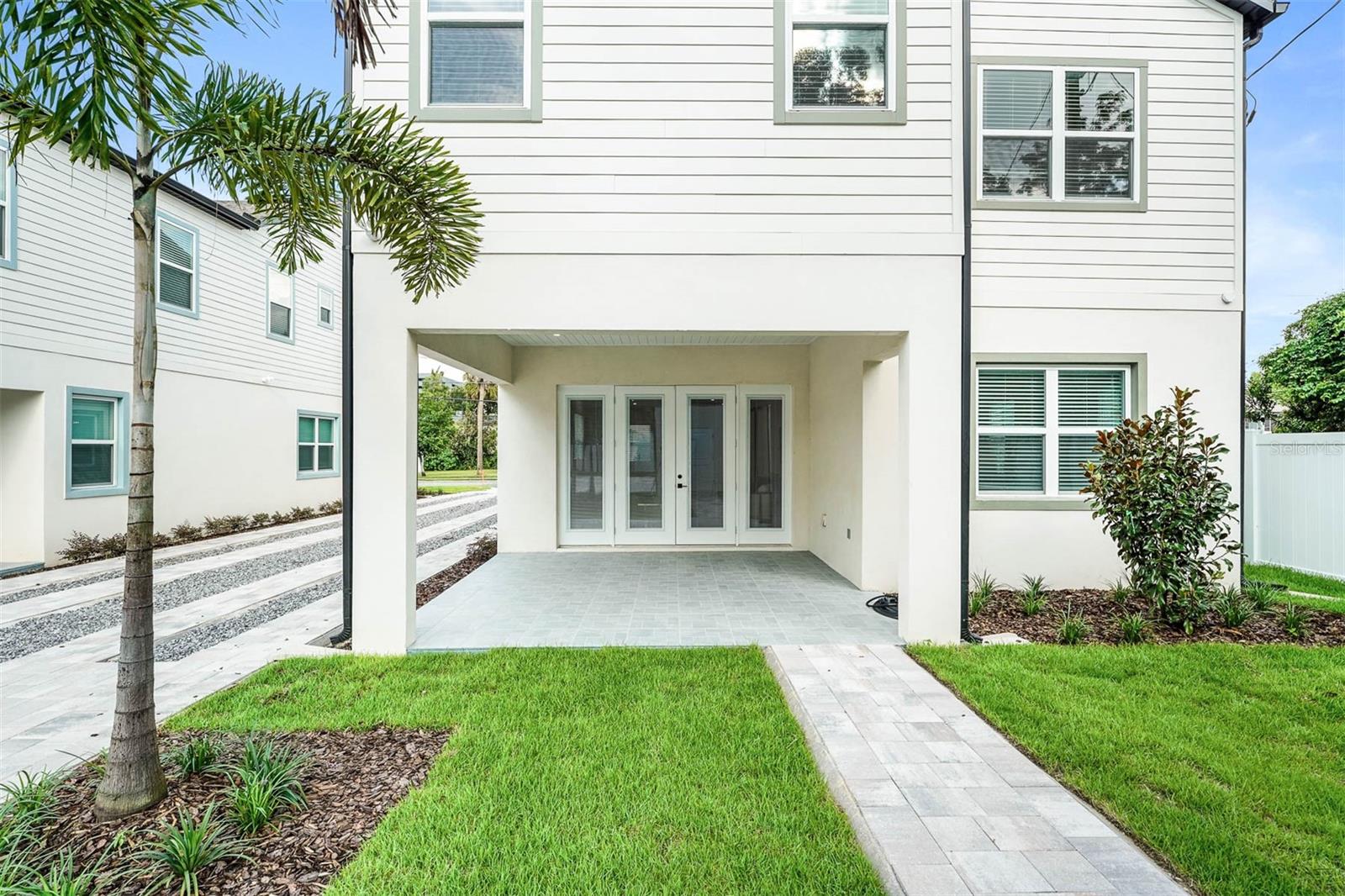 Image 8 of 45 For 2300 Formosa Avenue