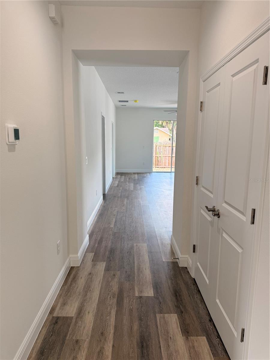 Image 10 of 33 For 1606 Peach Avenue