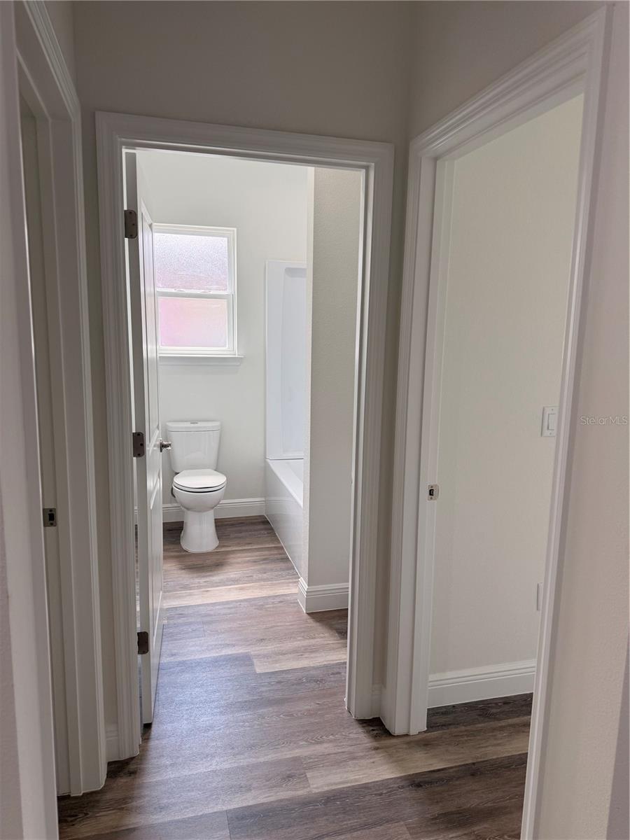 Image 11 of 33 For 1606 Peach Avenue