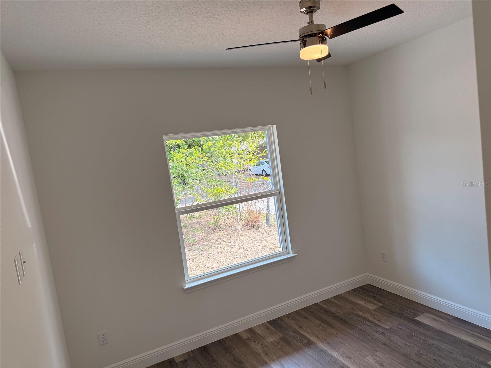 Image 14 of 33 For 1606 Peach Avenue