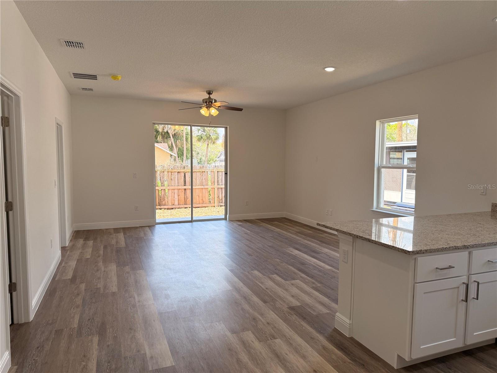 Image 20 of 33 For 1606 Peach Avenue