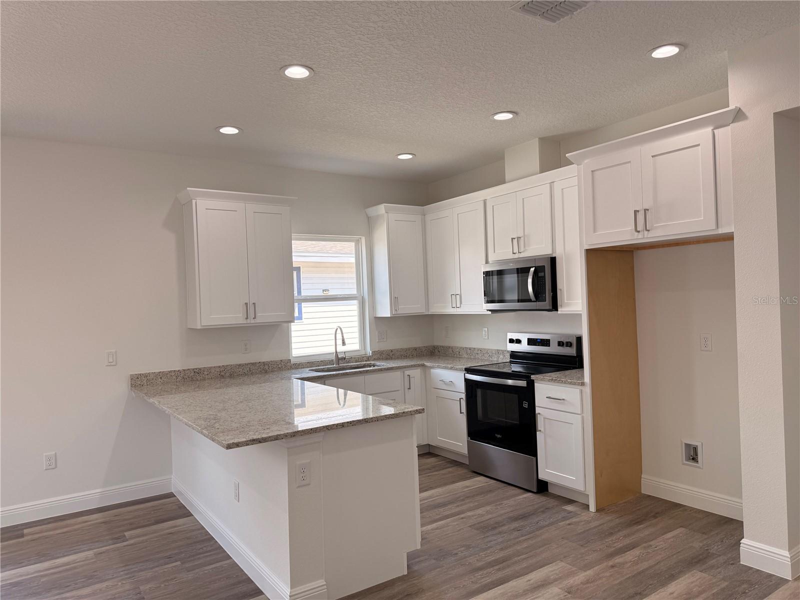 Image 22 of 33 For 1606 Peach Avenue