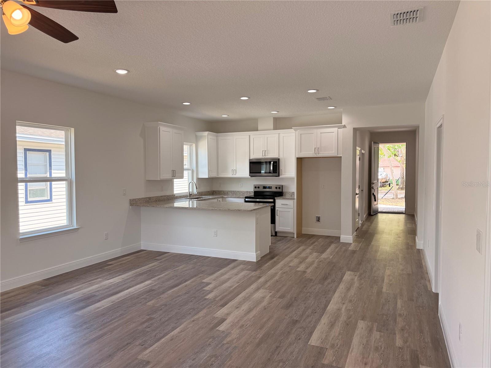 Image 25 of 33 For 1606 Peach Avenue