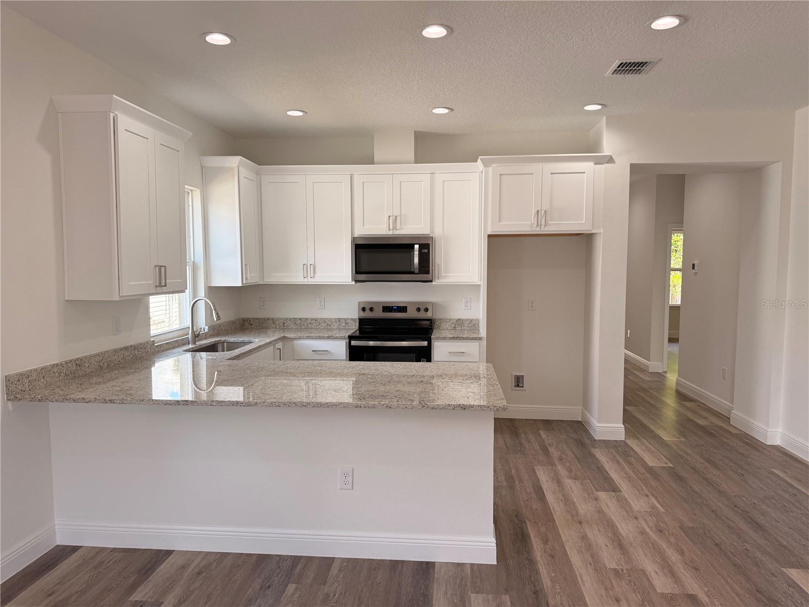 Image 26 of 33 For 1606 Peach Avenue