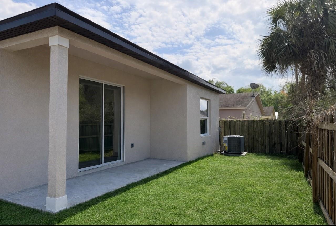 Image 6 of 33 For 1606 Peach Avenue