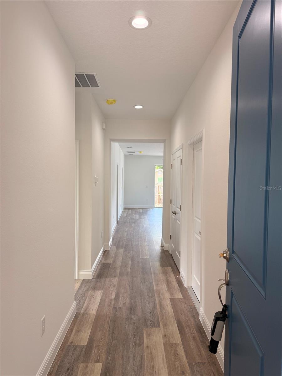 Image 9 of 33 For 1606 Peach Avenue