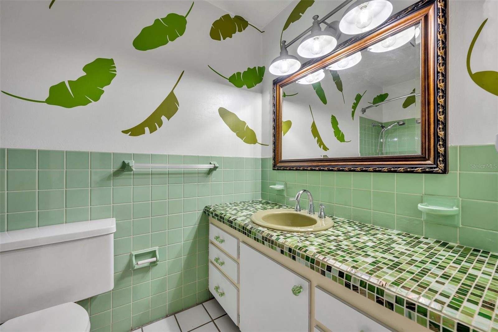 Image 21 of 21 For 700 Melrose Avenue J1