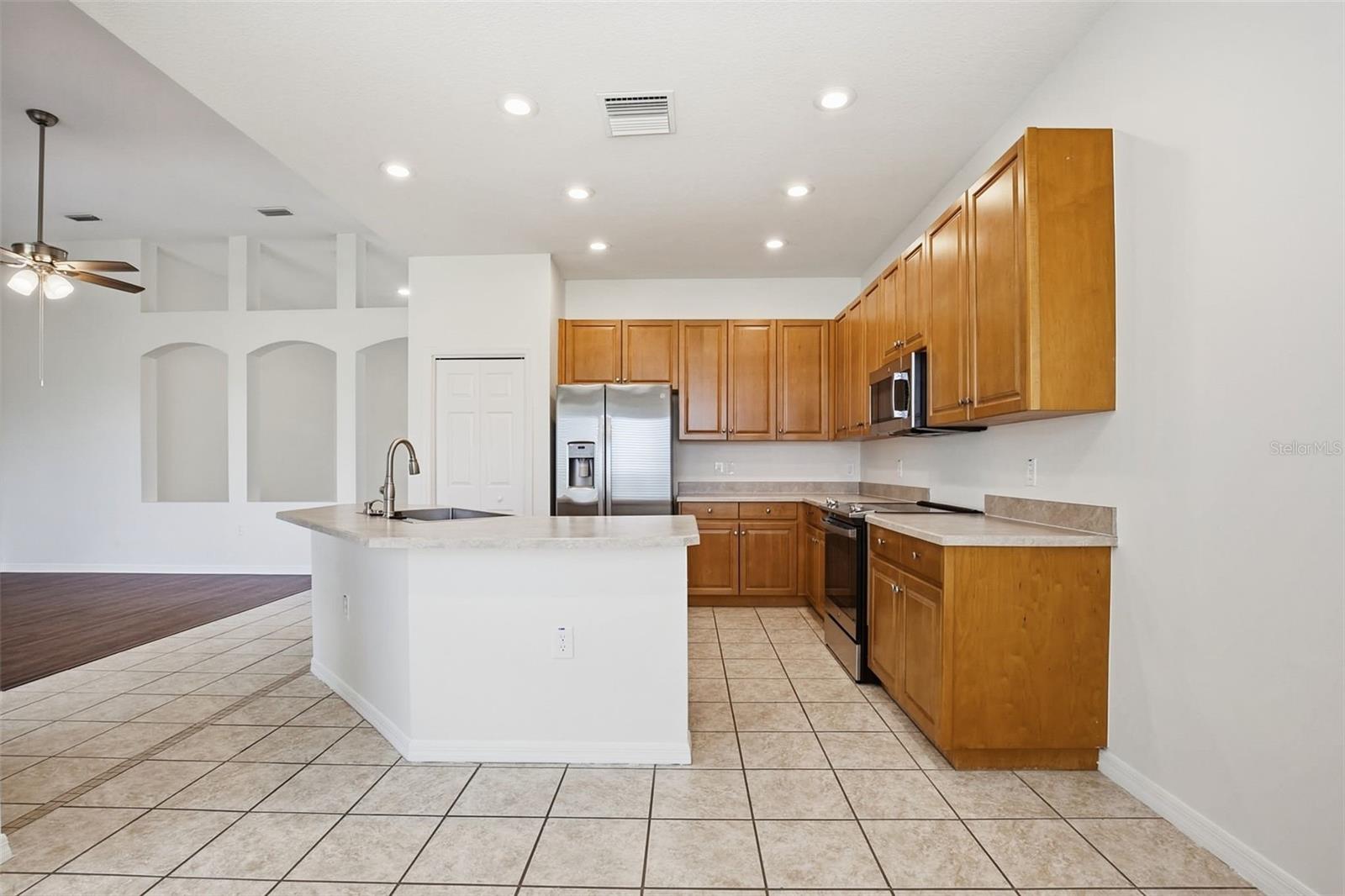 Image 14 of 52 For 5917 Wedgefield Drive