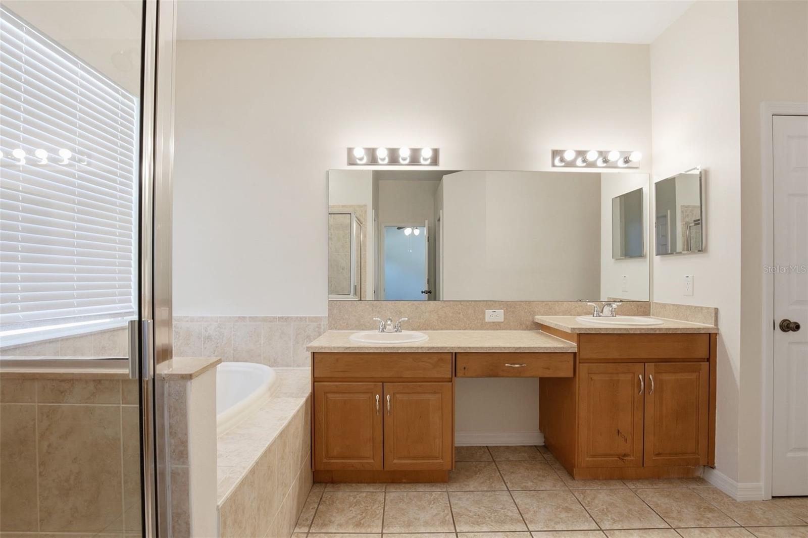 Image 34 of 52 For 5917 Wedgefield Drive