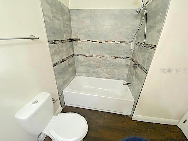 Image 10 of 22 For 646 Kenwick Circle 103